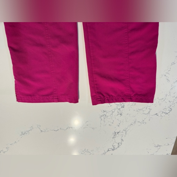 Figs Women’s Raspberry Sorbet Scrub Set-XS/tall Kade Cargo Pants; XXS Casma top - Picture 13 of 13